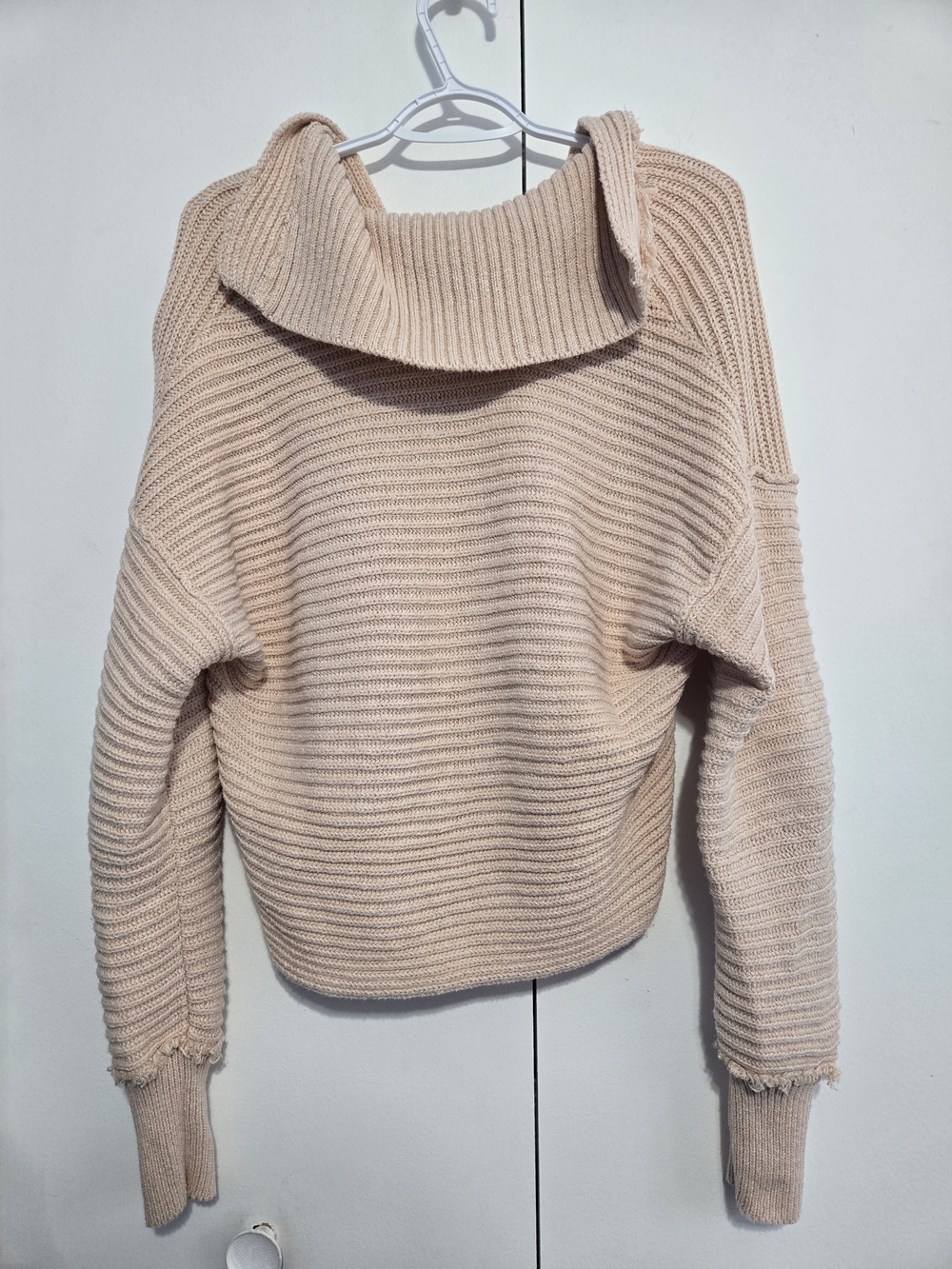 Free People XS Rib Knit Sweater Beige Cowl Neck Cropped Boho Oversized - Picture 6 of 7
